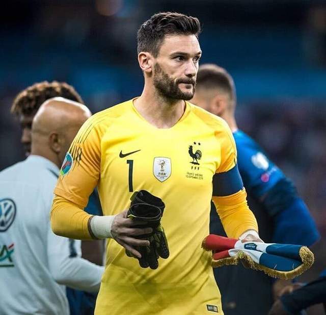 法国队完胜瑞典队,奥恰洛夫高光表现 法国队完胜瑞典队,奥恰洛夫高光表现