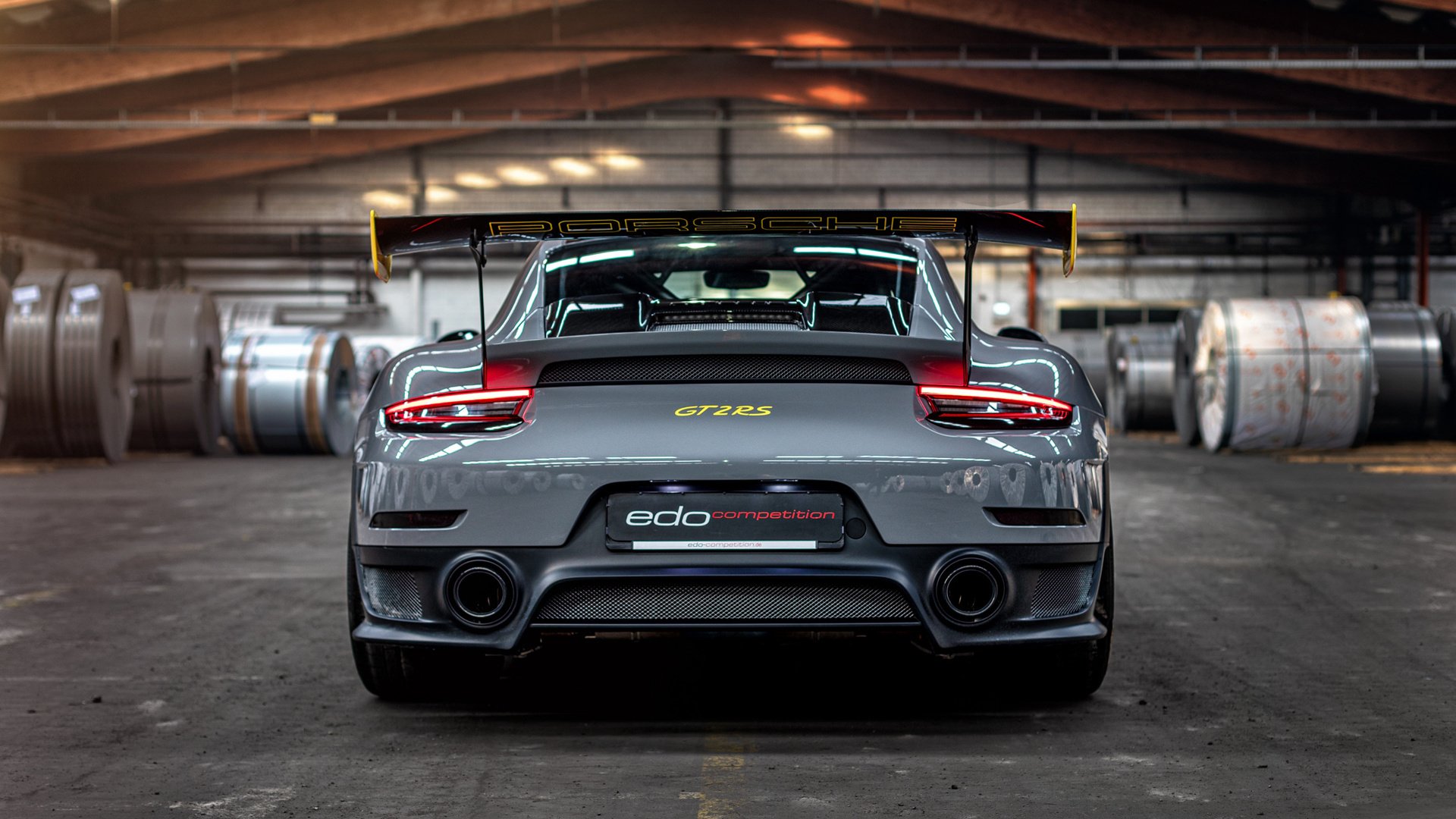 赛道主宰者，霍勒迪如何在新赛季揭幕之夜定义F1的走向