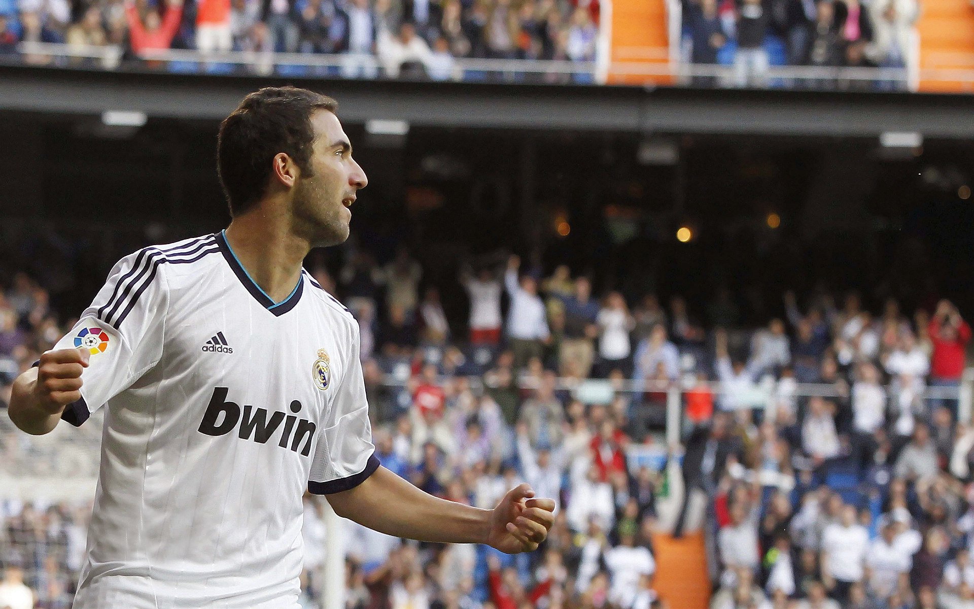 辽宁队对阵湖人，保罗关键节点连续得分改写比赛格局